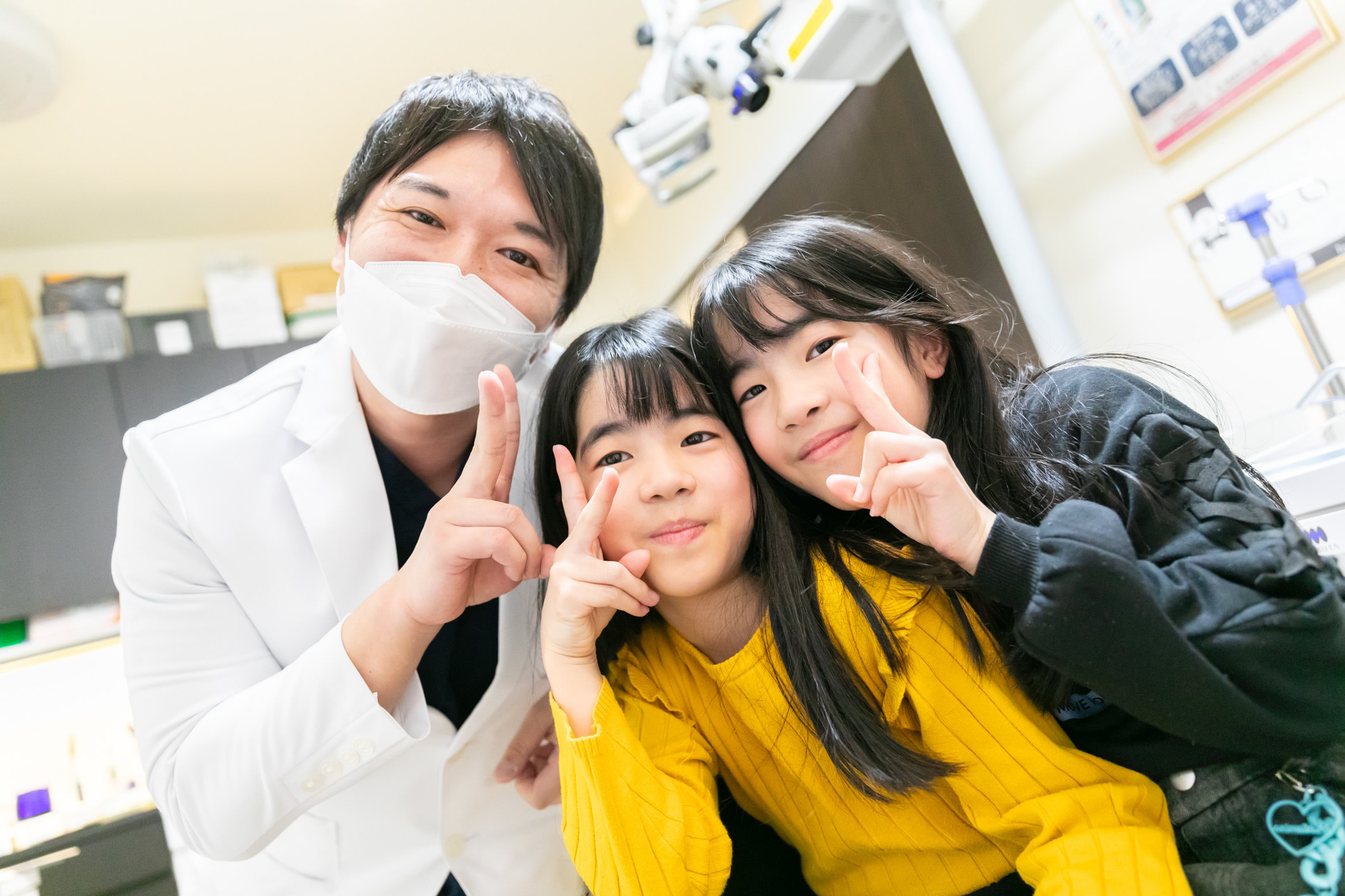 院長と子どもの笑顔
