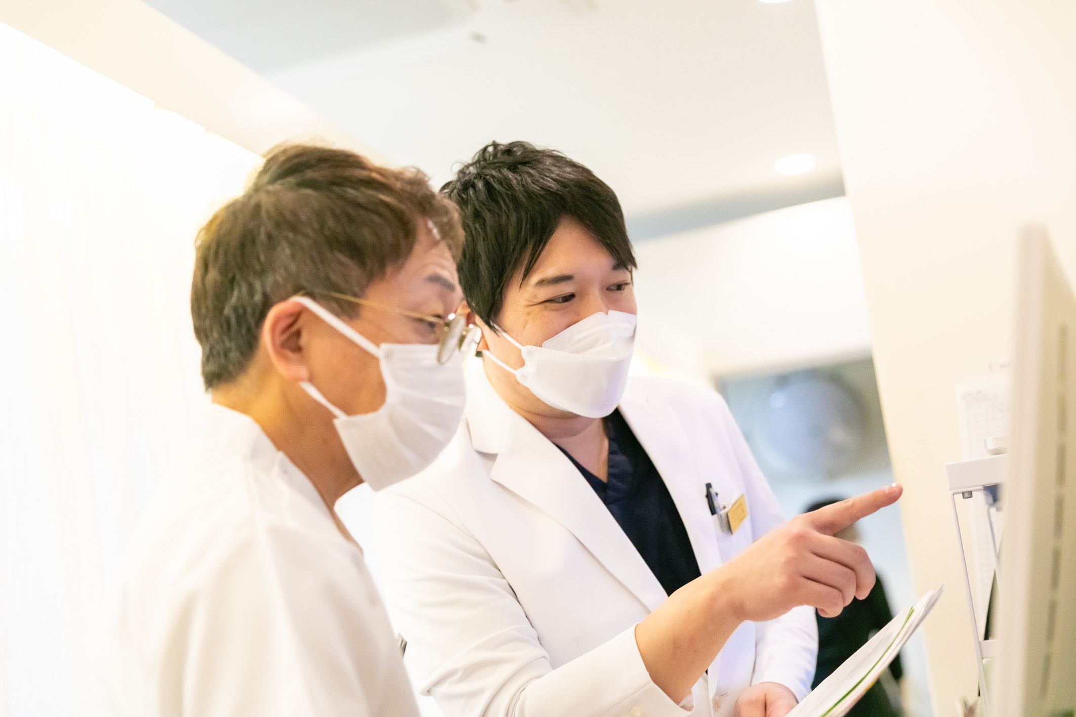 相談する理事長と院長